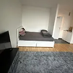 Small Cozy Apartment In Cologne City